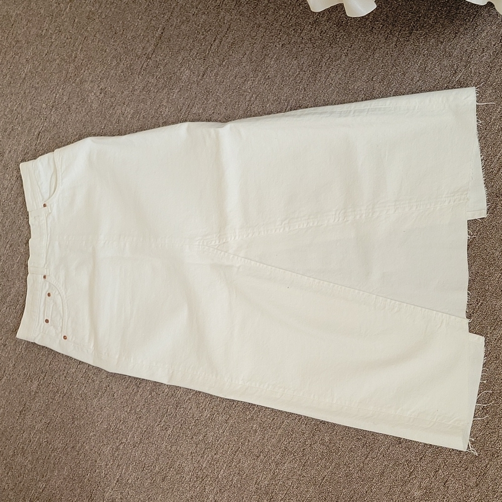 Special 90s edition White Jeans skirt